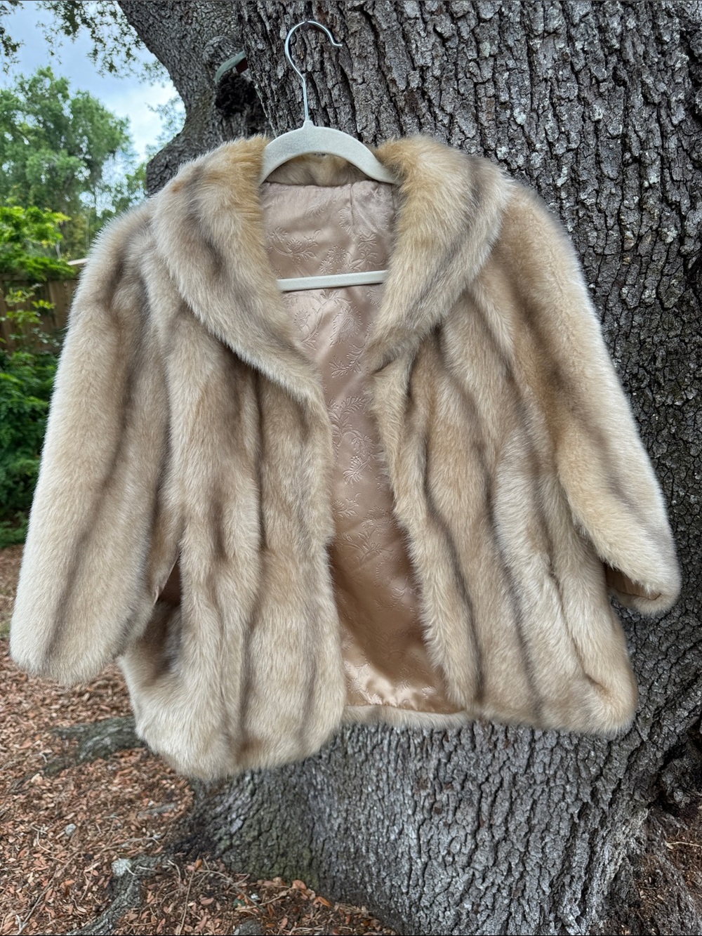 Vintage 60s Glenoit Glamorous Classic Women's Beige Faux Fur Cape.Size L